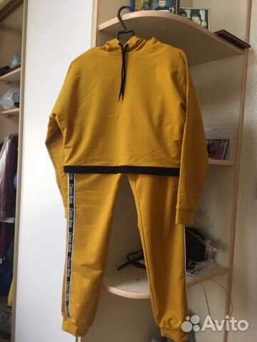 Костюм спортивный женский новый
