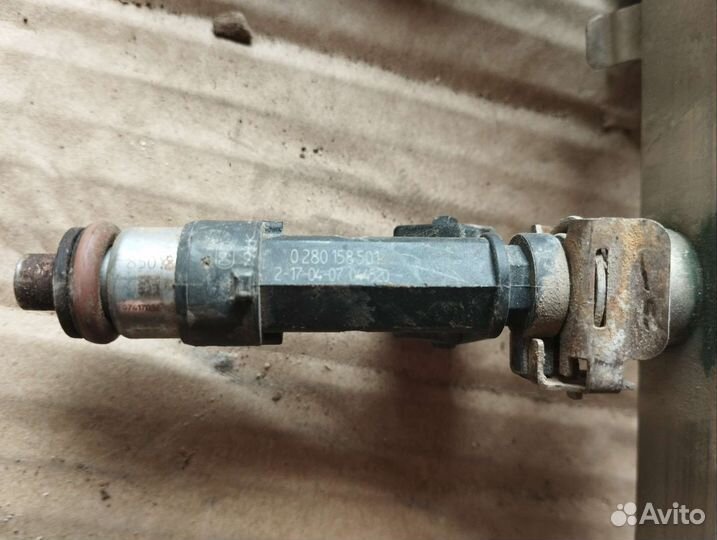 Топливная рампа с форсунками Opel Meriva A 1.4