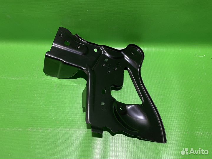 Кронштейн передней панели Mazda 3 BL