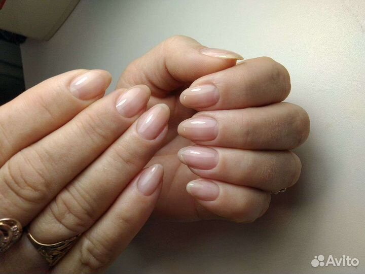 Требуется модель на комбинированный маникюр