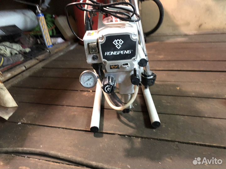 Безвоздушная покраска стен