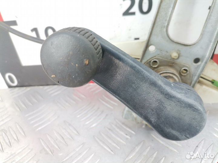 Стеклоподъемник для Volkswagen Golf 3