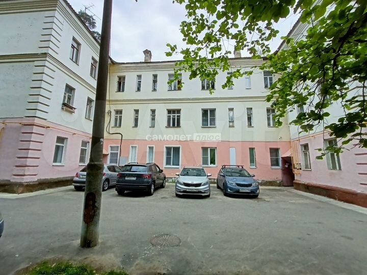 Доля в 4-к. квартире, 86,4 м², 3/3 эт.