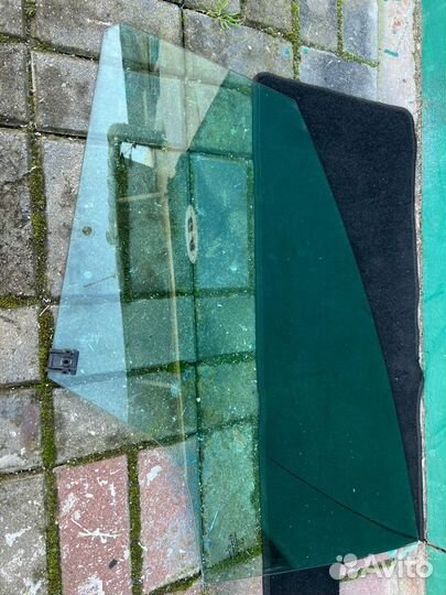 Стекло боковое peugeot 3008