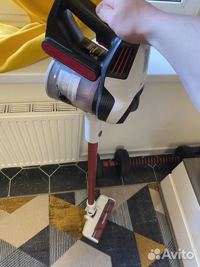 Вертикальный пылесос redmond RV-UR370