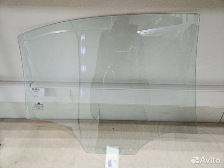 Стекло двери заднее левое Chevrolet Evanda V200