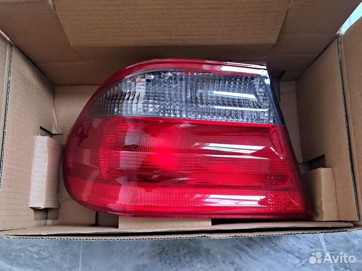 Задний левый фонарь Мерседес Е 210