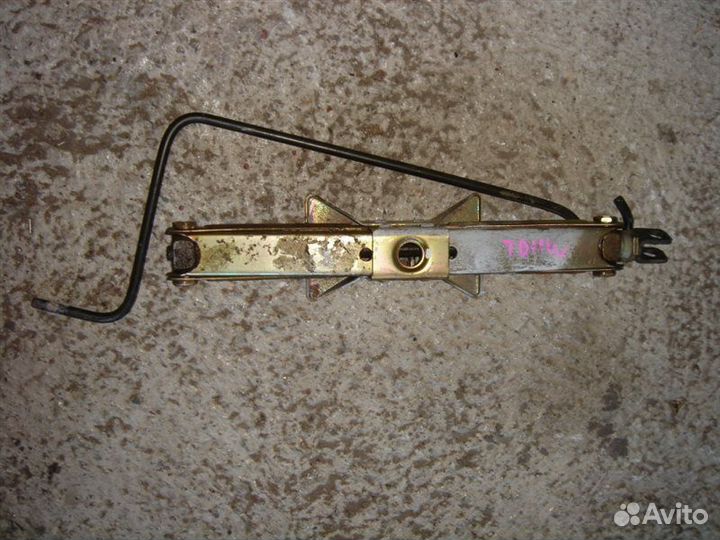 Домкрат Suzuki Escudo TD01W