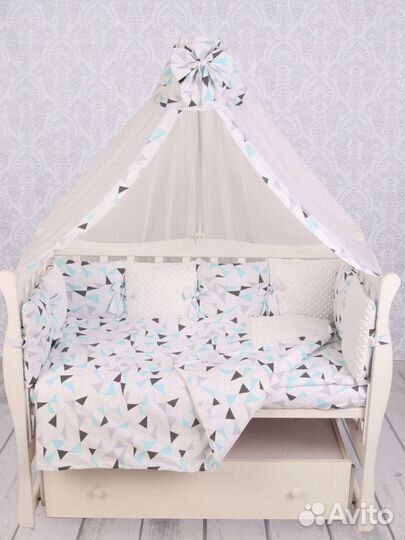 Бортики и постельное белье в детскую кроватку