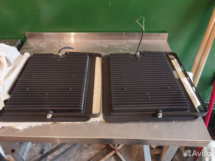 Светодиодный прожектор 200 вт