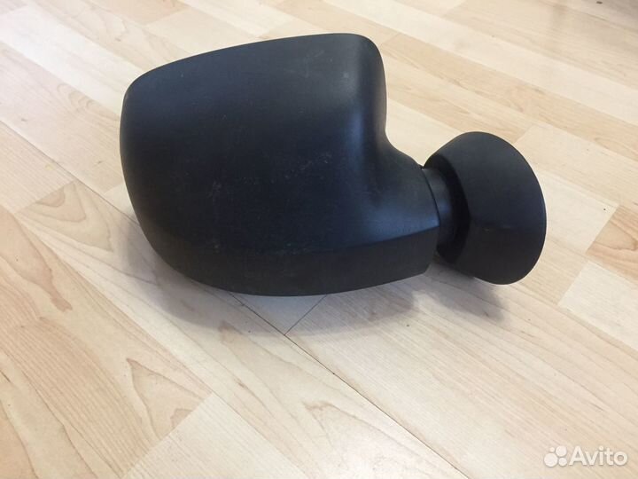 Зеркало боковое правое Renault Logan 2005