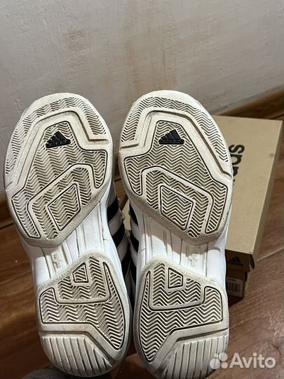 Кроссовки adidas pro model