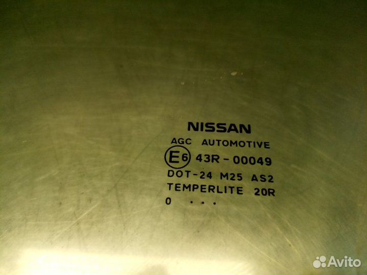 Стекло двери переднее левое Nissan Qashqai+2 JJ10E