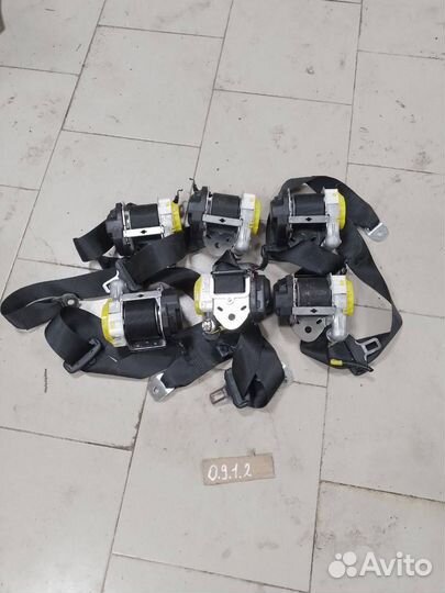 Ремень безопасности задний lexus rx 4