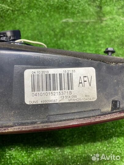 Фонарь в крышку правый Opel Astra J универсал