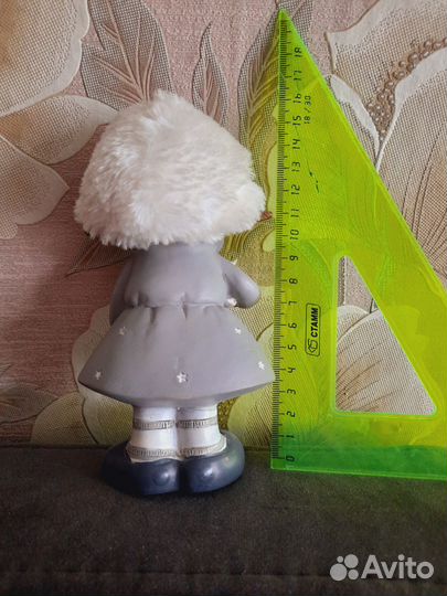 Фигурка девочка с совой