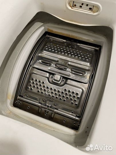 Стиральная машина с вертикальной загрузкой