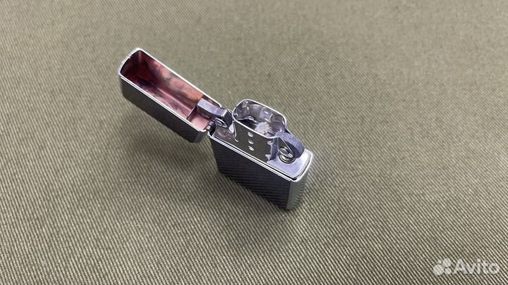 Бензиновая зажигалка с накладкой Черная