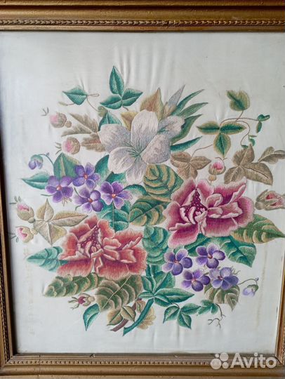 Вышивка в рамке