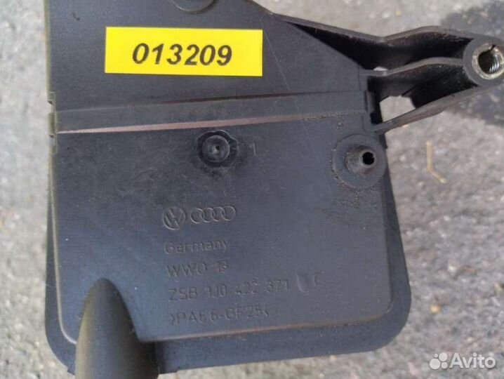 Бачок гур Volkswagen Golf 4 1J0422371C