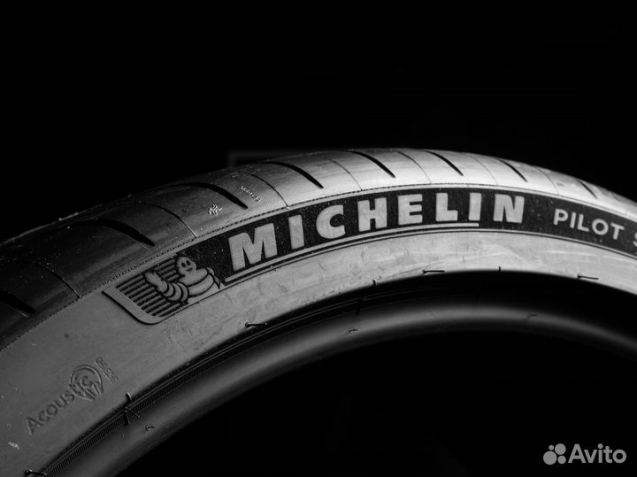 Michelin Pilot Sport 4 S Acoustic 315/30 R23 и 255/35 R22 113Y