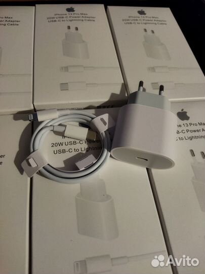 Быстрое зарядное устройство на iPhone 20W + Кабель