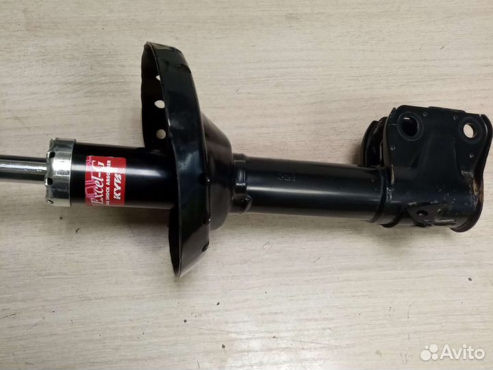 Перед прав стойка Субару XV