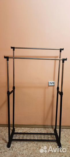 Вешалка для одежды напольная на колесиках