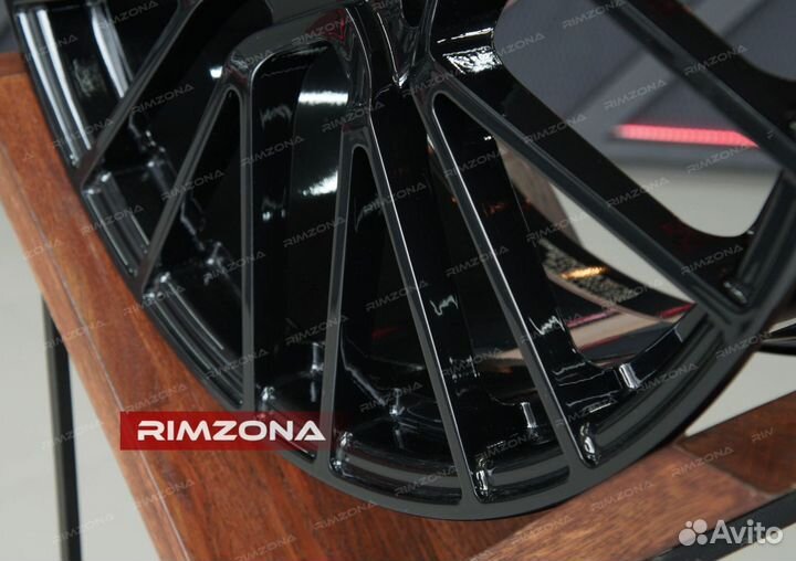 Кованые диски R21 на Porsche Panamera