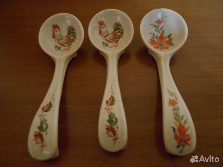 Фарфоровые ложки для сервировки стола