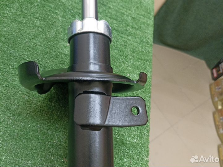 Амортизатор передний Ford Focus 2 (2005-2011г)