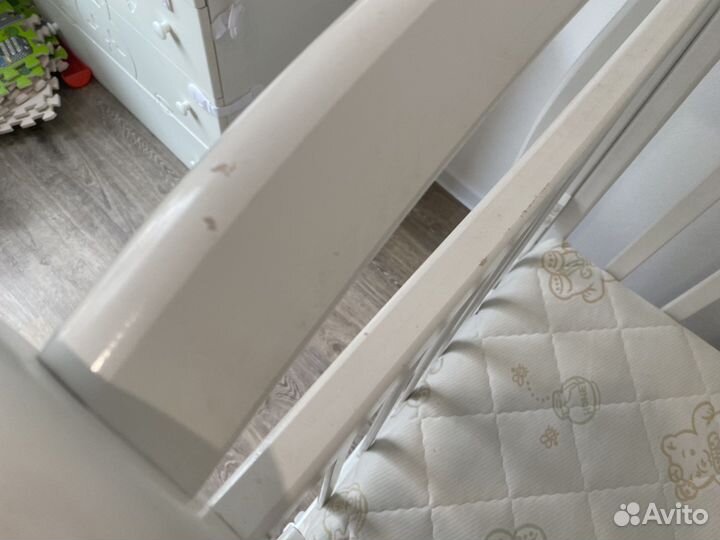 Детская кроватка+автоукачиватель(матраса уже нет)