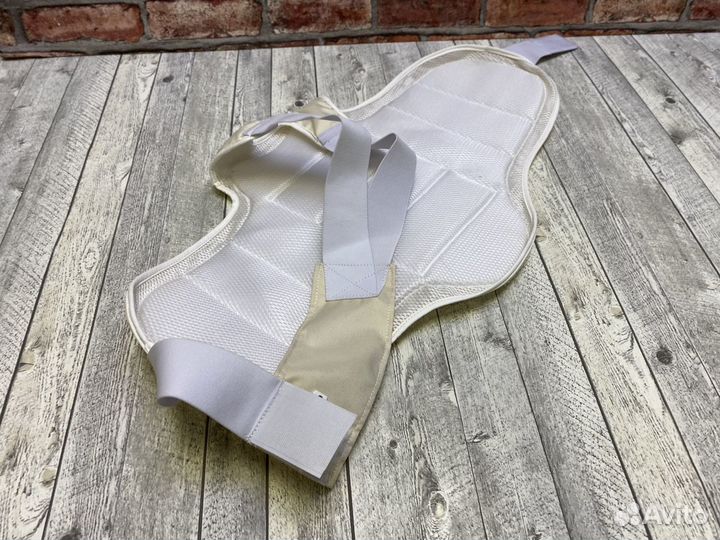 Защита корпуса для каратэ BoyBo белая