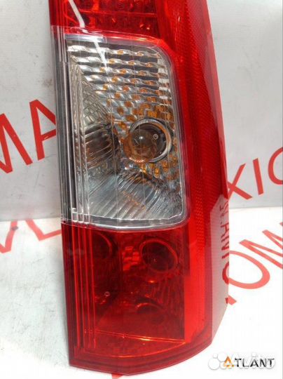 Стоп-сигнал задний правый volvo V70