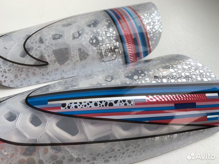 Щитки футбольные