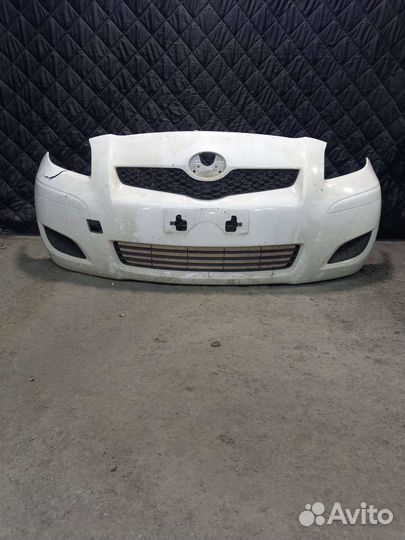 Бампер передний на toyota vitz