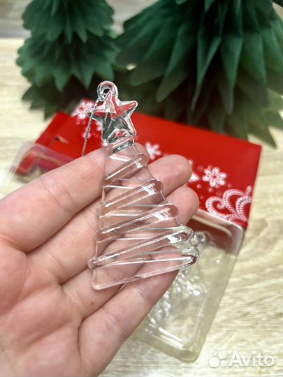 Наборы новогодних украшений разные