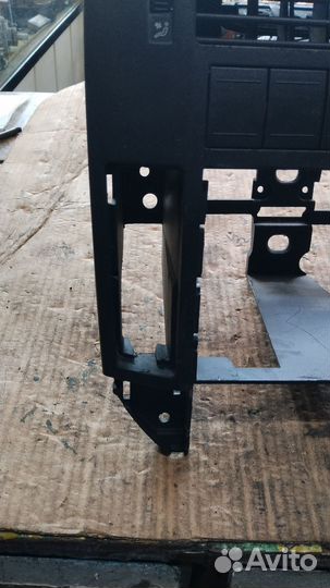 Центральная консоль Фольксваген Поло 2007 год