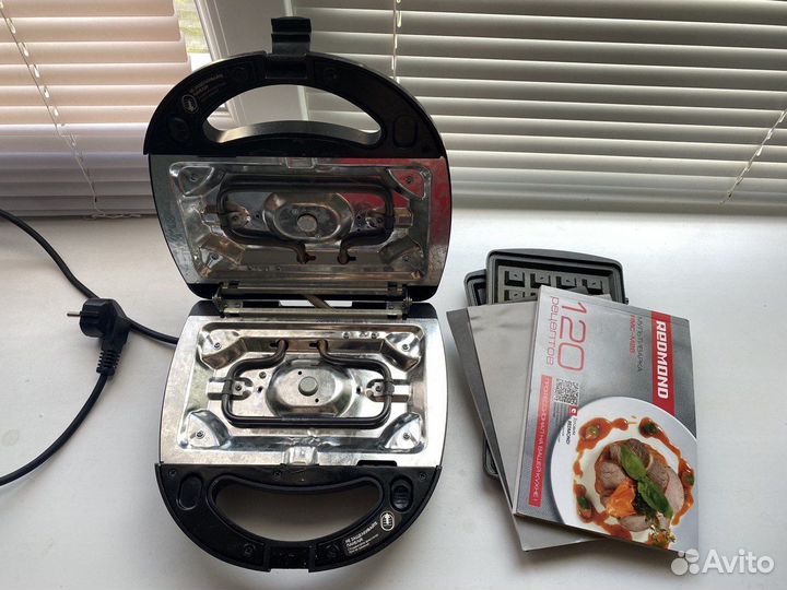 Вафельница Мультипекарь Redmond (без панелей)