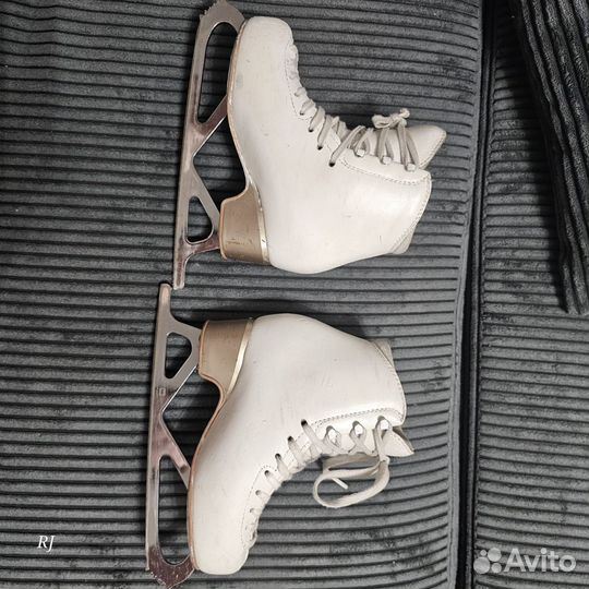 Фигурные коньки edea