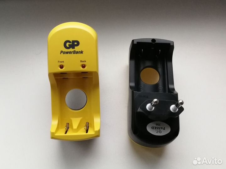 Зарядное устройство GP PowerBank pb350gs
