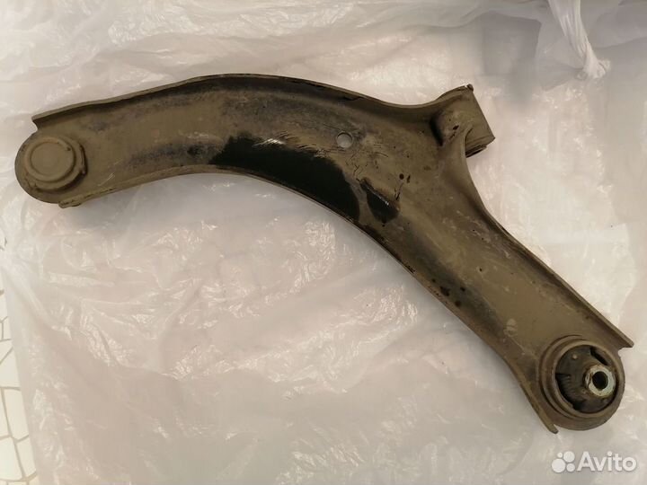 Рычаг передний правый Nissan tiida
