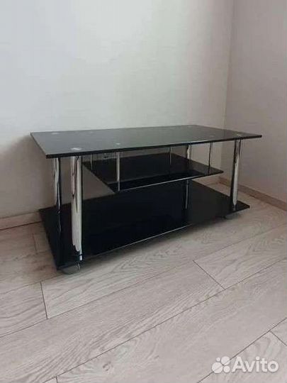 Стеклянная тумба под тв