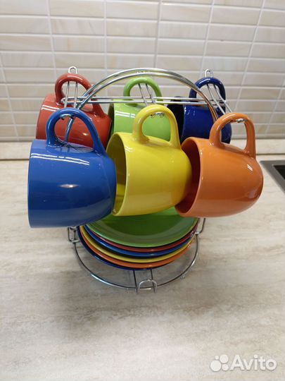 Чайные чашки с блюдцами