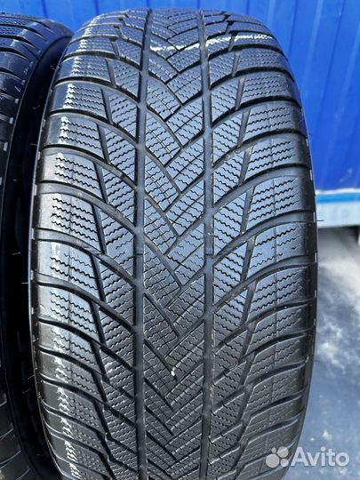 Bridgestone Blizzak LM-001 225/60 R17
