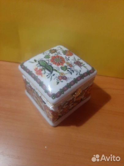 Шкатулка, керамика 10см х 10см