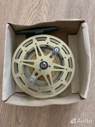 Катушка рыболовная инерционная Уральская-2 СССР