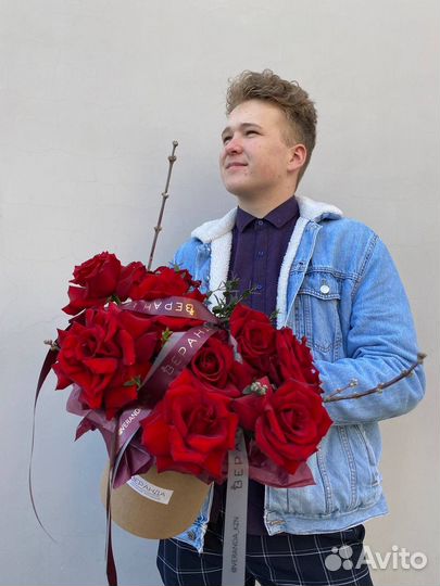 Розы ажурные в коробке