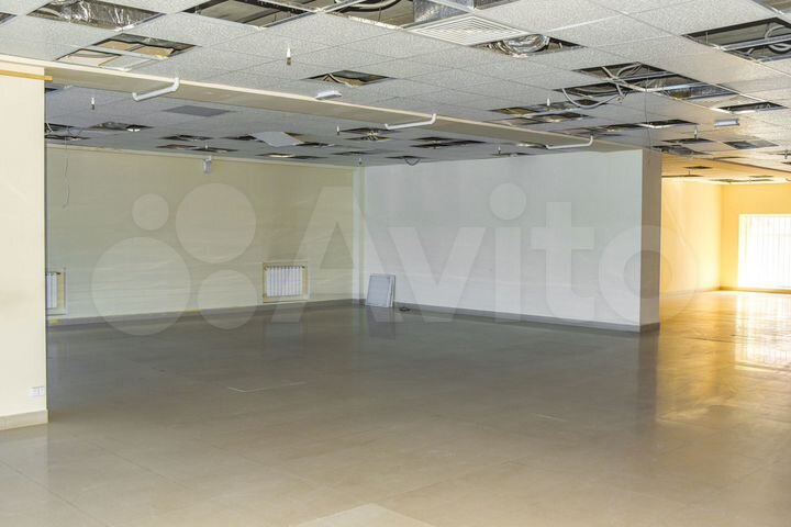 Торговая площадь рядом с 