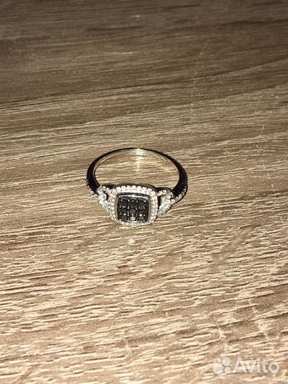 Кольцо с черными бриллиантами